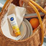 Cuidado-Personal-Protector-solar_Nivea_Pasteur_035043_tubo_03