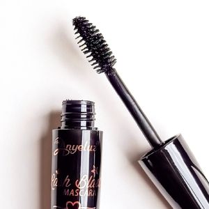 PESTAÑINA LASH BLAST ANYELUZ TUBO X 1 UND